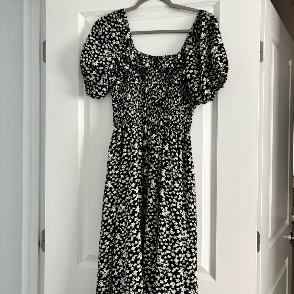 Ivy City Co Black and White Floral Midi Dress